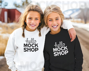 18000b Gildan-model | Mockup voor 2 kinderen | Sweatshirts Mock-ups | 18000 Zwart model | Mockup kindersweatshirt | 18000b-model | 18000b Mock