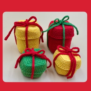 Kleine Geschenkbox ( 2 Größen ) Häkelanleitung von Lovely Lila Dolls (Amigurumi Geschenkboxen, englisch, Pdf, Amigurumi Weihnachtsaccessoires)