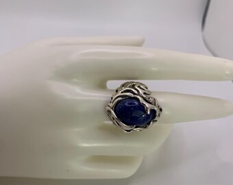hermoso anillo de lapislázuli azul