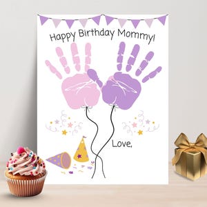 Arte con huellas de manos, manualidades con huellas de manos, tarjetas de cumpleaños DIY, recuerdos con huellas de manos, imprimibles con huellas de manos, tarjetas de feliz cumpleaños para mamá
