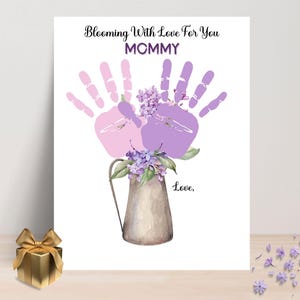 Arte con huellas de manos, Manualidades con huellas de manos, Recuerdos de cumpleaños con huellas de manos, Tarjeta de feliz cumpleaños para mamá, Manualidades con huellas de manos para el Día de la Madre, Imprimibles con huellas de manos