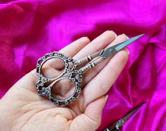 Floral Embroidery Scissors | Vintage Style Sewing, Quilting, Cross stitch, Crochet scissors