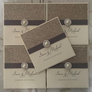 Faire-part de mariage scintillant, faire-part personnalisé en or champagne, ornements de ruban et de perles, faire-part de Quinceañera au choix de couleur