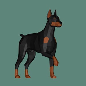 Puede incluir: Ilustración de baja resolución de un perro Doberman Pinscher. El perro es negro con marcas marrones en el pecho, las patas y las orejas. El perro está en posición de caminar sobre un fondo verde azulado. La forma del perro está formada por muchos polígonos planos.
