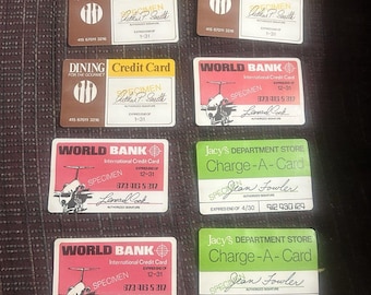 Lote de 8 tarjetas de crédito antiguas de bancos, aerolíneas, restaurantes y tiendas de la década de 1970.