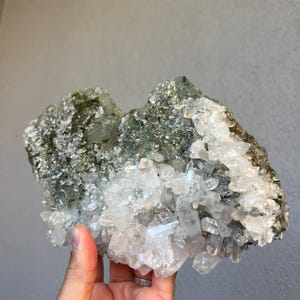 Big Size Natural Inclusion Quartz Crystal – Unique Turkish Mineral Specimen – Healing & Energy Stone