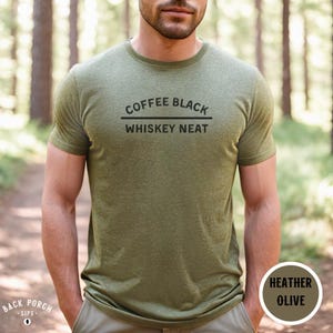 Camiseta Coffee Black Whiskey Neat, camiseta unisex de algodón ligero