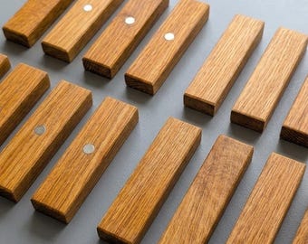 Ręcznie wykonany magnes na lodówkę z drewna dębowego, magnetyczna tablica biurowa, wyjątkowa dekoracja kuchni, rustykalny magnes z litego drewna, prezent na parapetówkę