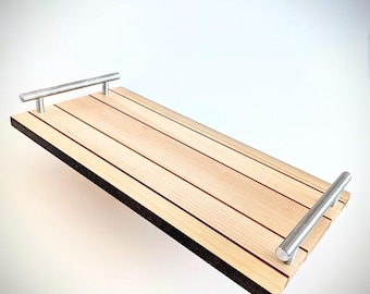 Podnieś poziom swojego przyjęcia dzięki tacce Artisan Solid Wood Serving Tray. Wykonana z najwyższej jakości twardego drewna.