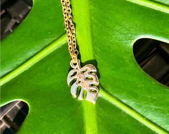 Collier feuille de Monstera or Dainty Gold | Feuille de palmier , collier de feuilles tropicales | Bijoux botaniques Monstera Deliciosa, cadeau de plante, maman de plante