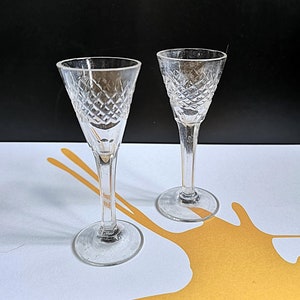 Vintage Kristallgläser Set 2 Stück Alte Alkoholgläser Trinkgefäße Likörgläser Verkostungsgläser Bar Retro Gläser Sammlerstück