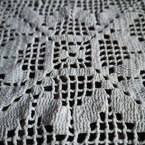 Charming Vintage Handmade Crochet Tablecloth Elegant Lace Decor Antique Table Top Accent Table Cover Retro Style Rustic Decor