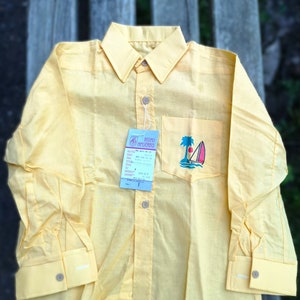 Vintage Kinder Shirt Gelb Tasche Print 100% Baumwolle Lange Ärmel Shirt mit Knöpfen für Jungen Größe 122-128 ca. Alter 5-6 Jahre