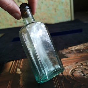 Antique Pharmacy Glass Bottle Vintage Medicine Jar Retro Pharmaceutical Decor Old glass vial Medicine Miniature Bottle Rare Collectibles