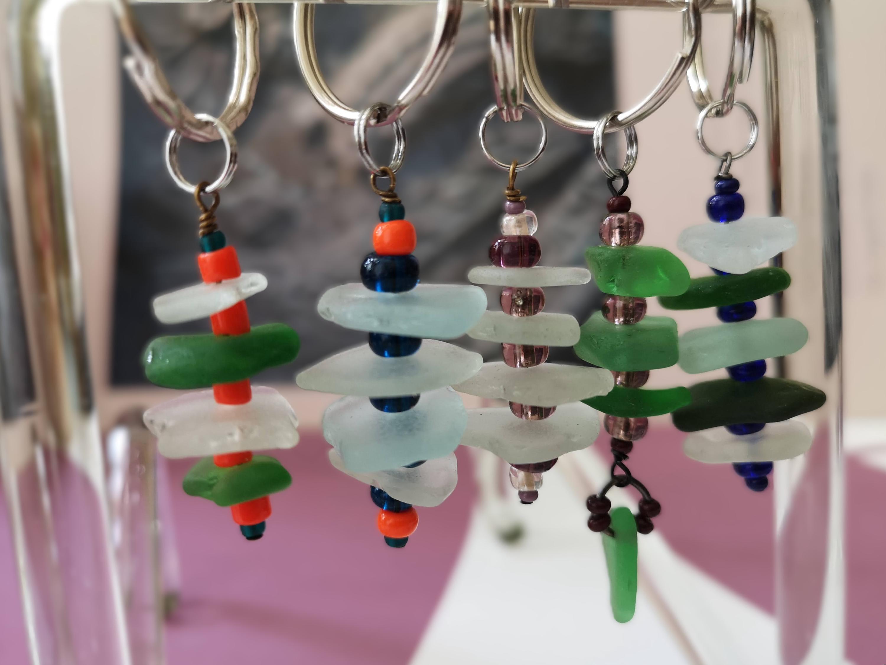 手作りのシーグラスキーホルダー – ユニークでナチュラル - Etsy 日本