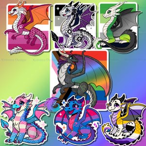 Puede incluir: Conjunto de ocho pegatinas de dragón con temática de la bandera del orgullo. Cada pegatina presenta un dragón diferente con un diseño de bandera del orgullo diferente. Las banderas incluyen las banderas lesbiana, gay, bisexual, transgénero, pansexual, asexual, no binario y genderfluid.