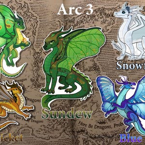 K&ouml;nnte beinhalten: Eine Sammlung farbenfroher Drachenillustrationen mit einzigartigen Designs und Namen wie Luna, Sundew und Blue. Die Drachen sind vor einem Kartenhintergrund platziert, mit dem Text "Arc 3" oben. Das Thema ist Fantasy.