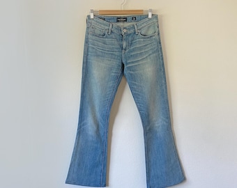 Vaqueros de tiro bajo con lavado claro Y2K Lucky Bootcut para mujer, talla 4