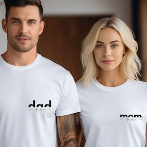 Mama Papa T-Shirt personalisiert mit Namen Matching Outfits Eltern Partnerlook Geschenk Geburt Mom and Dad Gift Basic Classic Chic Elegant