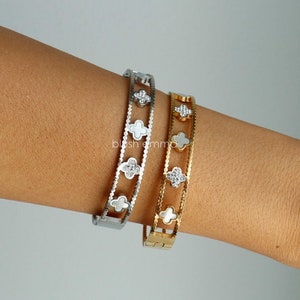 Bracelet jonc découpé en trèfle noir, blanc et pavé de strass | Acier inoxydable | Esthétique | Bijoux minimalistes | Meilleure amie, offrez-lui