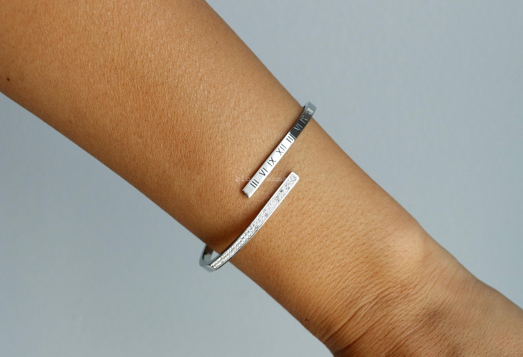 Bracciale Rigido Di Lusso Bracciale In Acciaio Inossidabile Con Intaglio Di Numeri Romani Coppia Braccialetto Romano Per Gioielli Da Uomo E Donna - Foto 7