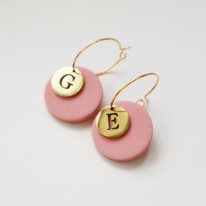 Custom Initial Earrings, Minimalist Letter Drop Earrings, Personalized Polymer Clay Circle Earrings with Gold Charm