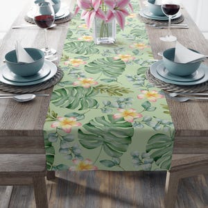 Tropischer Blumentischläufer, Lime Creme Grün mit Tropischen Blättern Tischdekoration, 16x72 oder 16x90, Baumwollköper oder Polyester Stoff