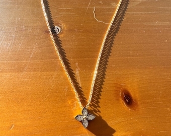 Color Blossom / Star Pendant / White Daisy Necklace / Charm Necklace / Minimalist / Clover Leaves / Stainless Steel / Rose Gold