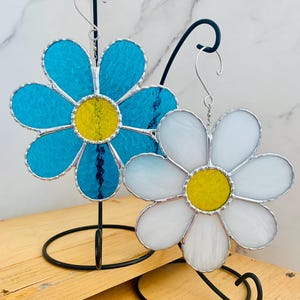stained glass daisy sun catcher