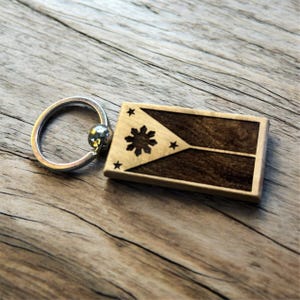 Llavero de madera con la bandera de Filipinas grabada: nombre personalizado