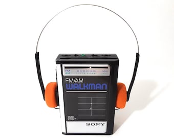Vintage Sony Sports Walkman / 1990s Cassette Player / Working Sony