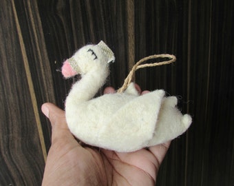 Handmade Cute Duck Christmas Ornament felted toy for cat organic wool felt toys for home decoration toys for car gift for kids