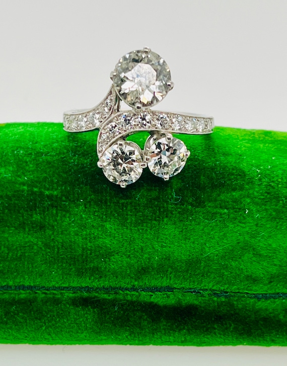 Art Deco Diamond and Platinum Ring