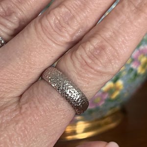 Vintage White Gold Diamond Cut Band 14k