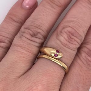 Vintage 18k RUBY Eye Snake Ring