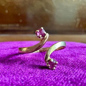 Vintage 14K Yellow Gold Ruby Open-Bypass Ring