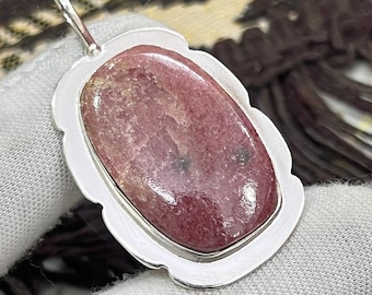Rhodonite Pendant,Rhodonite Jewelry,Rhodonite Necklace,925 Silver Pendant925 Silver Jewelry,Silver Pendant,Gift For Aniversery,Unique Gift