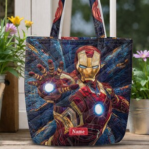 Personalized Iron Man Quilted Tote Bag, Marvel Superhero Shoulder Bag, Custom Name Travel Tote, Powerful Gift for Movie Fan ID-0610-7FK9 画像 1