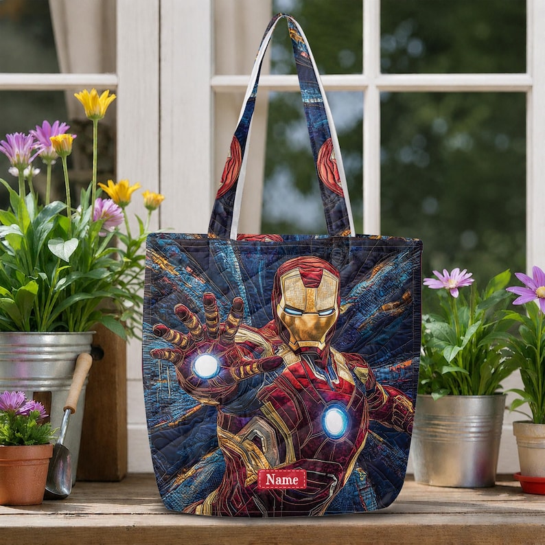 Personalized Iron Man Quilted Tote Bag, Marvel Superhero Shoulder Bag, Custom Name Travel Tote, Powerful Gift for Movie Fan ID-0610-7FK9 画像 1
