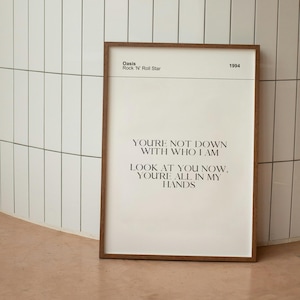 Gwiazda rock'n'rolla Oasis – tekst piosenki | Zdecydowanie może | Modny wydruk | Wydruk cyfrowy | Wydruk artystyczny Oasis | Plakat Oasis | Oprawiony | A0
