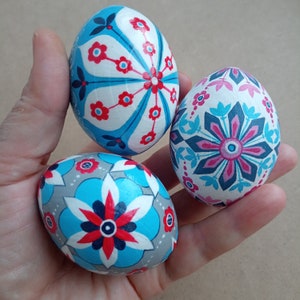 Easter Eggs Hand painted Wooden Eggs Set of 3 Ukrainian Pysanky Easter Ornaments Spring decorations for Home