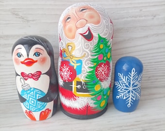 クリスマス木製マトリョーシカ人形、サンタクロースとペンギン、手描き木製おもちゃ、ホリデーデコレーション、クリスマスギフト、手作りデコレーション