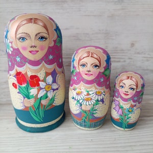 Nesting Dolls for her Mothers Day Gifts Handmade Wooden Education Toy for toddler Traditional Ukrainian Dolls Mothers Day Gifts Home Decor