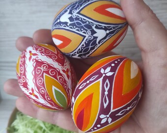 Hand-Painted Wooden Easter Eggs – Traditional Pysanka Style – Colorful Set of 3 Spring Decor Eggs – Ukrainian Gift – Reusable Easter Ornamen