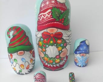 Muñecas rusas navideñas de gnomos para niños – Juego de 5 matrioskas de madera pintadas a mano