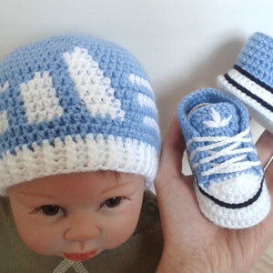 Crocheted set: hat and shoes, Crocheted baby snekers, Crocheted baby hat,