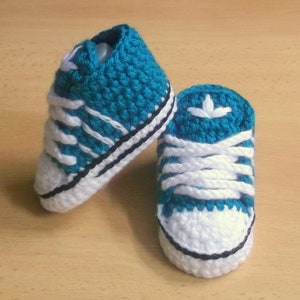 Crocheted baby shoes, crocheted baby sneakers, newbornshoes, baby booties