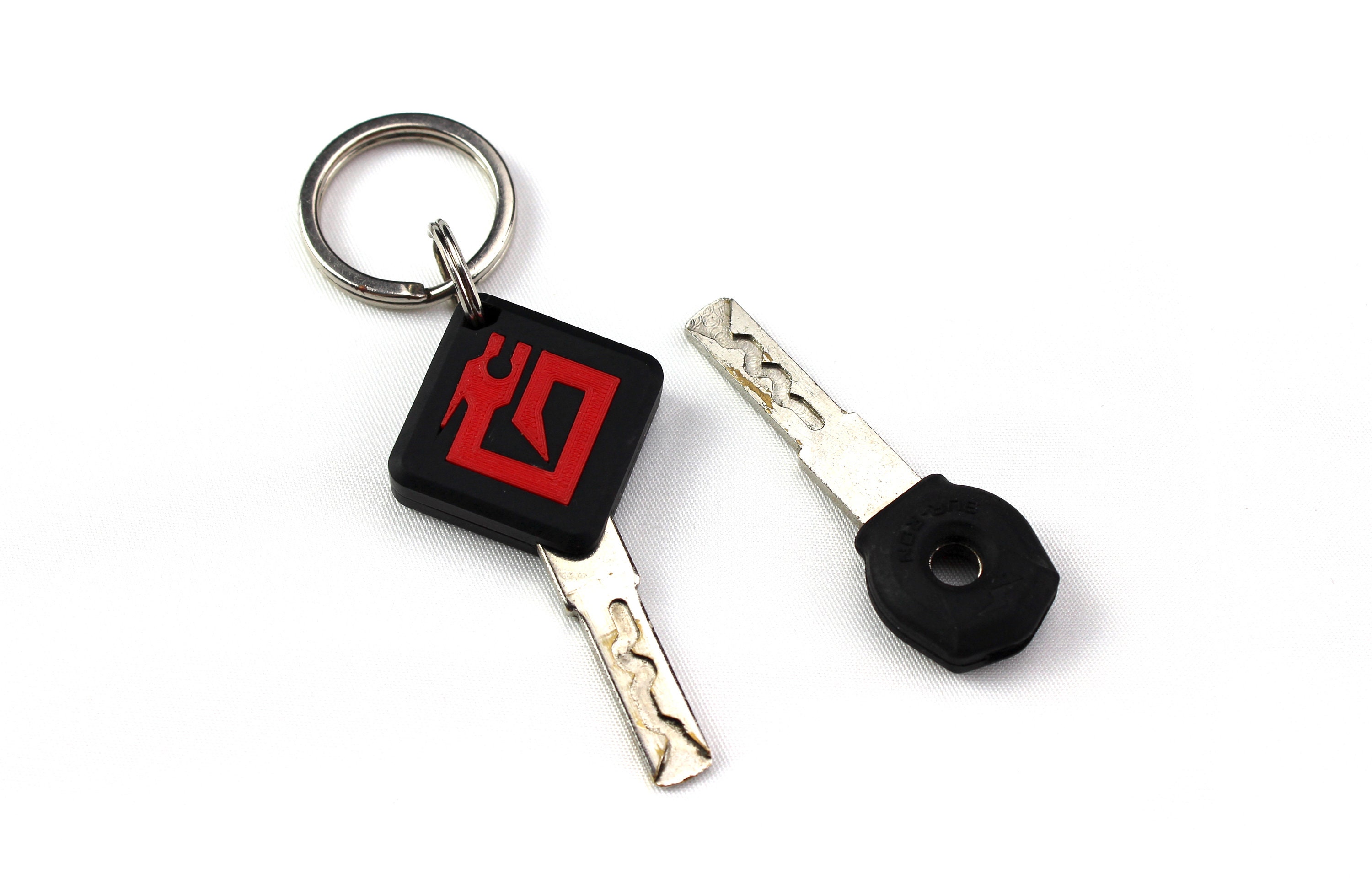 Schlüssel Hülle Pee für 3 Tasten Auto Schlüssel Silikon Cover Zubehör  Tasche Schutz (Neon Pink)