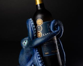 Bordeaux, stojak na wino z ośmiornicą