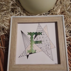 tableau décoratif lettre abstraite  en marqueterie de paille réalisé par mes soins straw marquetry Letter 10 x 10